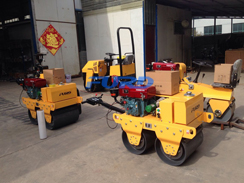 福瑞得壓路機座駕壓路機、手扶壓路機準(zhǔn)備發(fā)貨