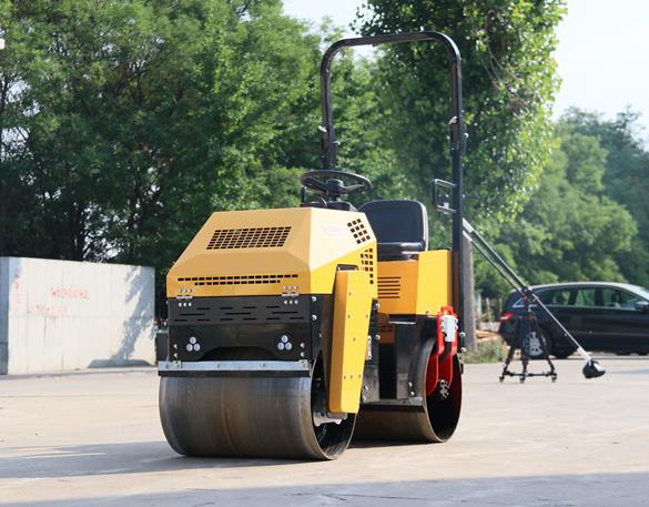 小型壓路機如何散熱呢？